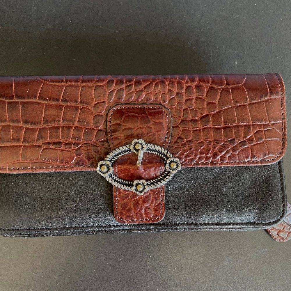 Sierra Valley Leather Zip Around Clutch Wallet